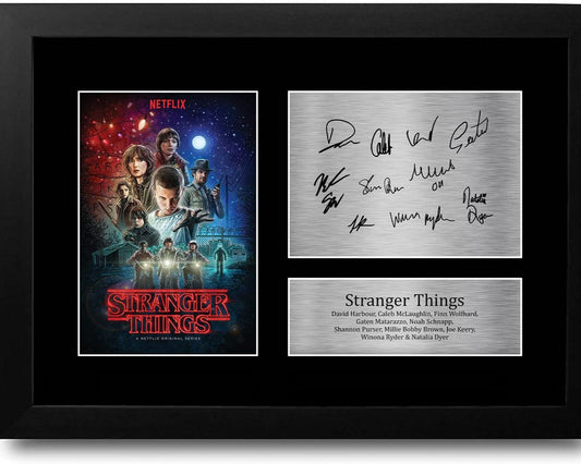 HWC Trading FR – Stranger Things Cast Autographed Print (A4, Framed)